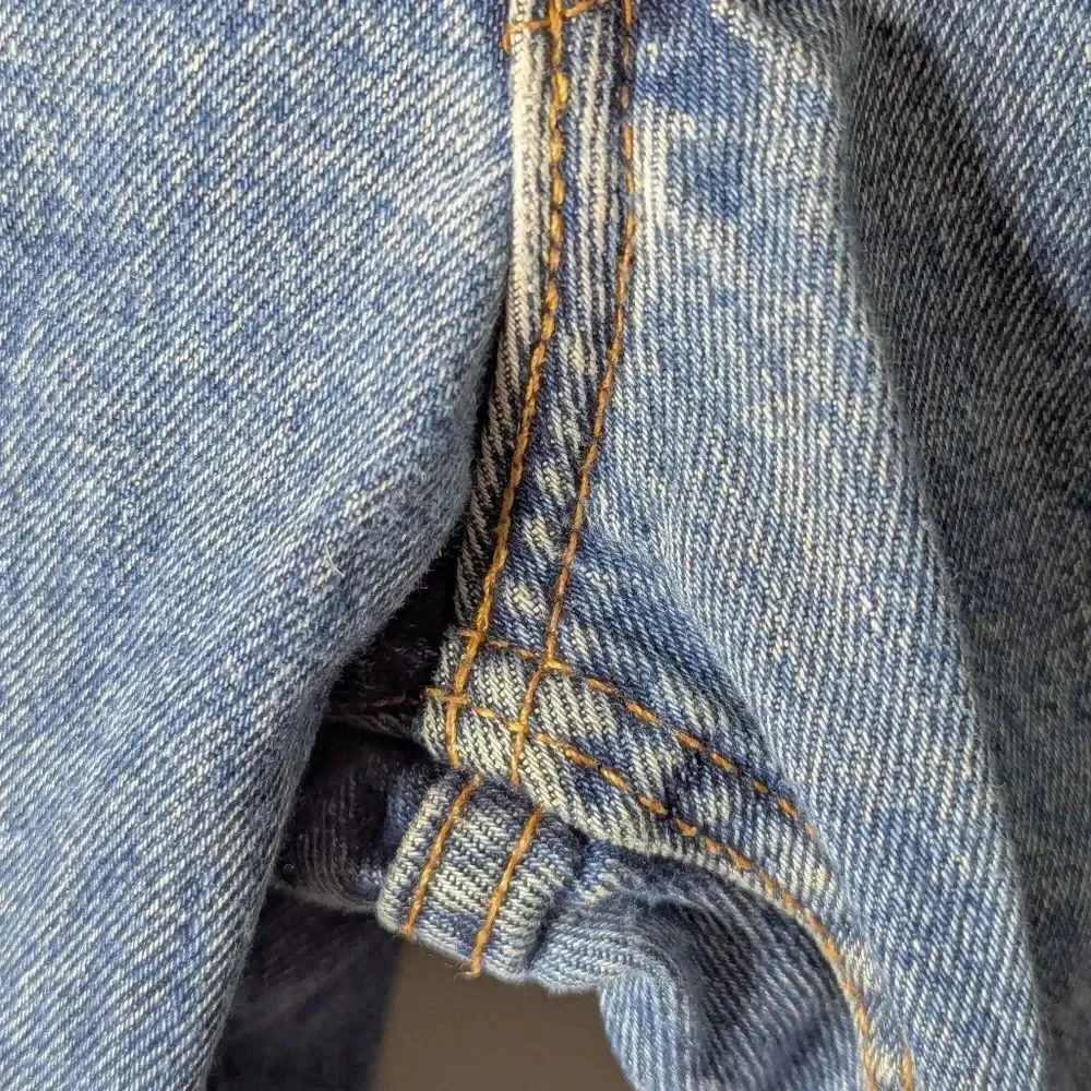 LEVI STRAUSS 550 Relaxed Fit Medium Wash 100% Cotton Blue Jeans Size 34 X 34